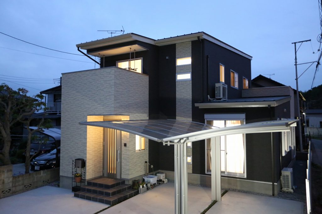 総タイル張り・狭小地住宅・二世帯住宅の家/栃木県宇都宮市