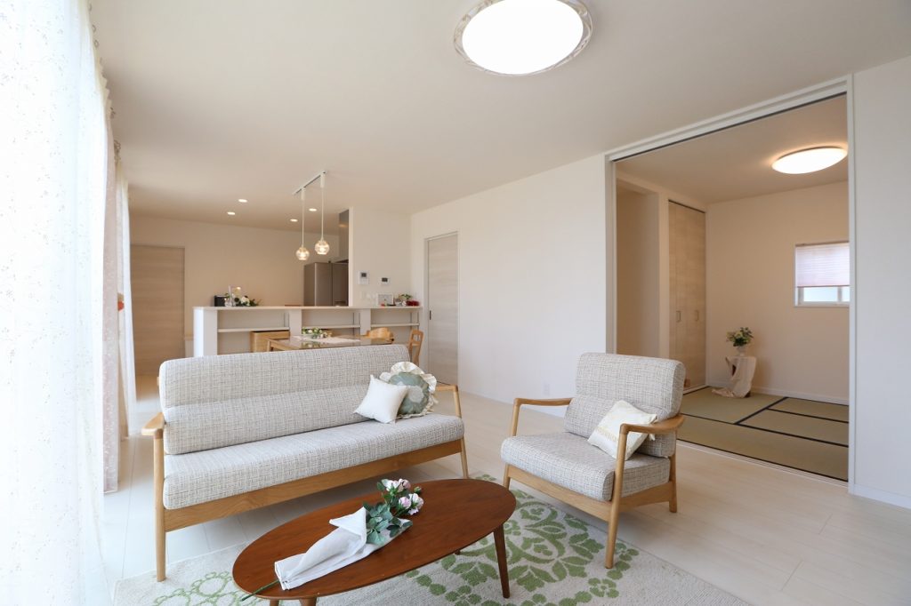 塗壁・家事動線・室内干し室の家/栃木県栃木市