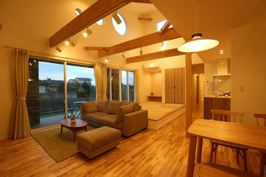 勾配天井・無垢・ロフトの家/宇都宮市